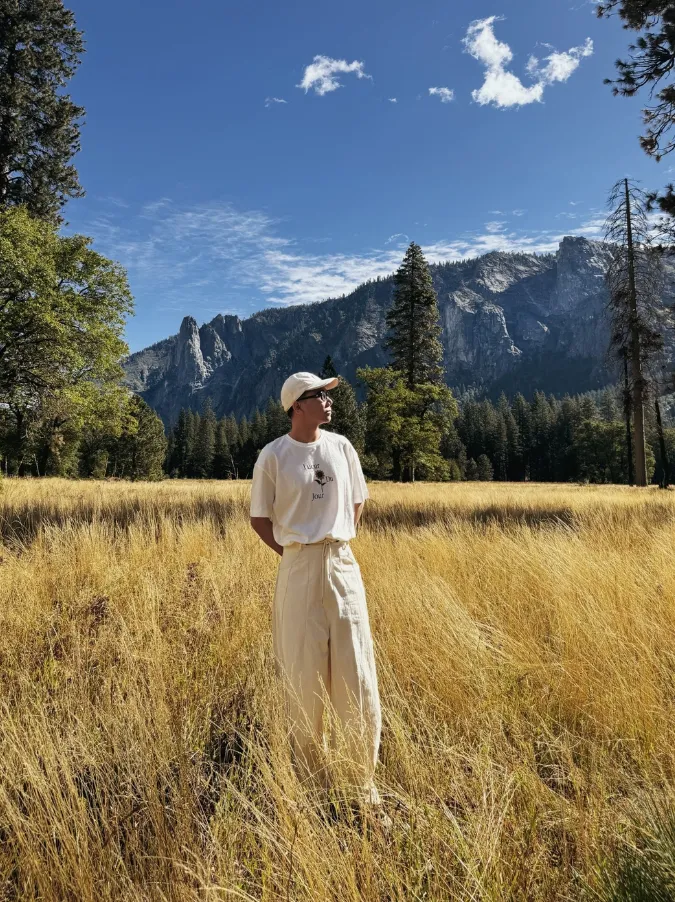 Nhiếp ảnh gia Kiếng Cận trong một chuyến Private Trip cùng đơn vị Passport Lounge tại Mỹ (Ảnh: Passport Lounge).